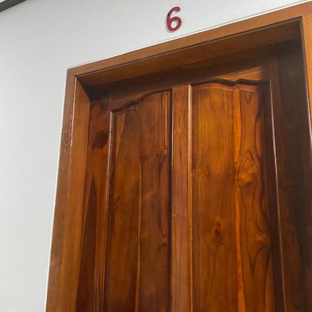 Taman Ratih Guest House Чангу Экстерьер фото